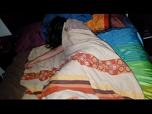 ❤️ Njërku qorton njerkën e tij të re ndërsa ajo fle. ❤❌ Vetëm porno tek ne sq.xxxpornolive.ru ❌❤